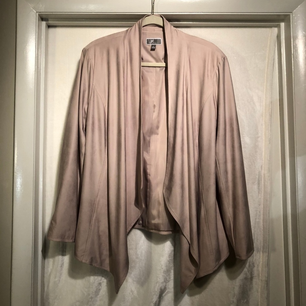NWOT GORGEOUS Light Blush Blazer-looks like silk!